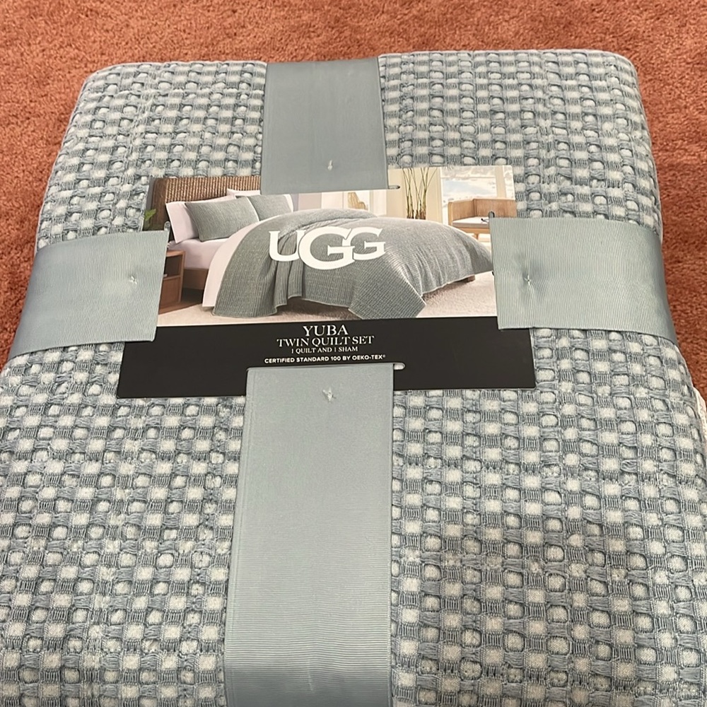 UGG brand new twin quilt set - Picture 4 of 12